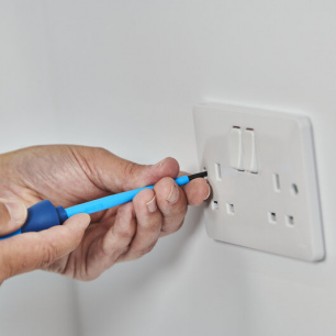 Transfer of sockets and lighting devices Transfer of sockets and lighting devices